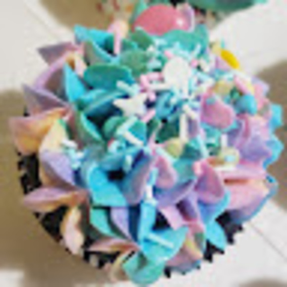 Meet your Posher, Lisa - Picture 1 of 1